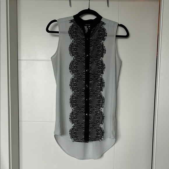 RW&CO. | Light Blue Sleeveless Lace Panel Blouse | XS - Picture 1 of 5